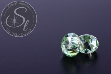 2 Stk. hellgrüne facettierte European Glas Perlen ~14-15mm-31