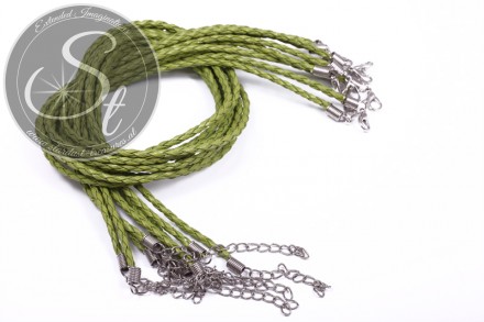 1 Stk. grünes geflochtenes Lederimitat-Collier ~44cm-31