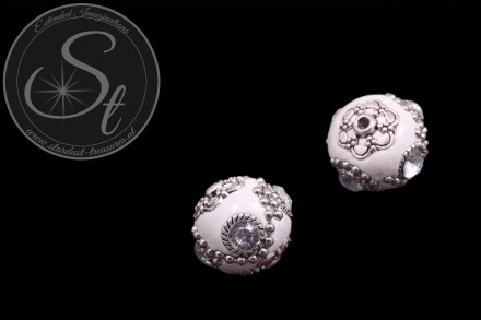 2 Stk. handgemachte hellgraue indonesische Perlen ~20mm-31