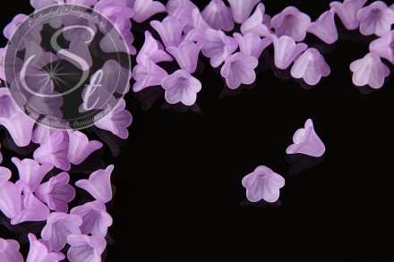 20 Stk. helllila Acryl-Blüten frosted 15mm-31