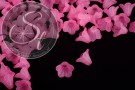 20 Stk. rosa Acryl-Blüten frosted 14mm-20