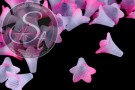 5 Stk. lila/zyklamfarben spraypainted Acryl-Blüten frosted 24mm-20