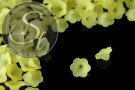 10 Stk. gelbe Acryl-Blüten frosted 21mm-20